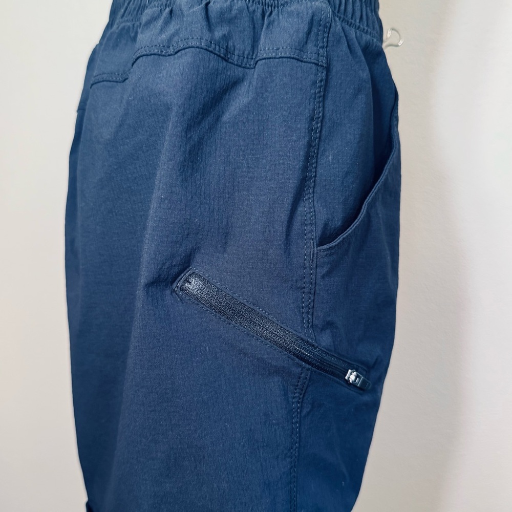 Eddie Bauer Rolled Hem Nylon Spandex Shorts - Picture 7 of 16
